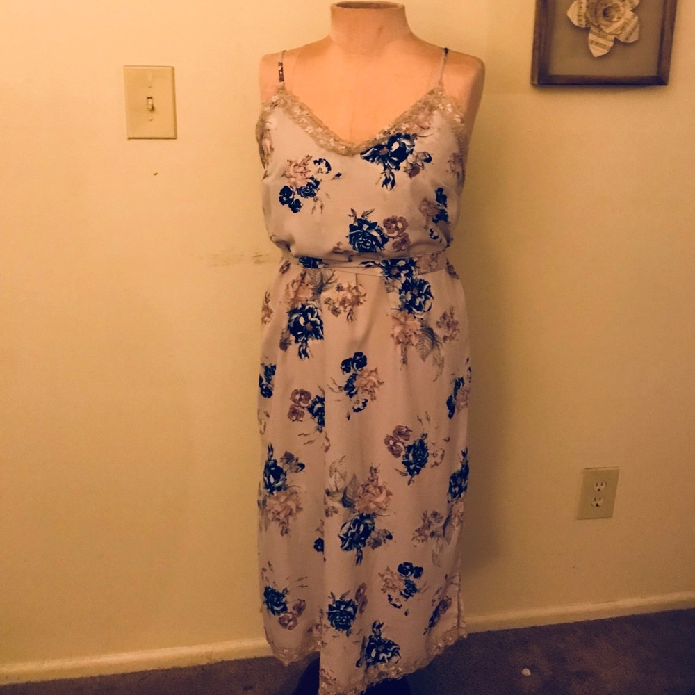 Lavender Floral Slip Dress 💜🖤💜